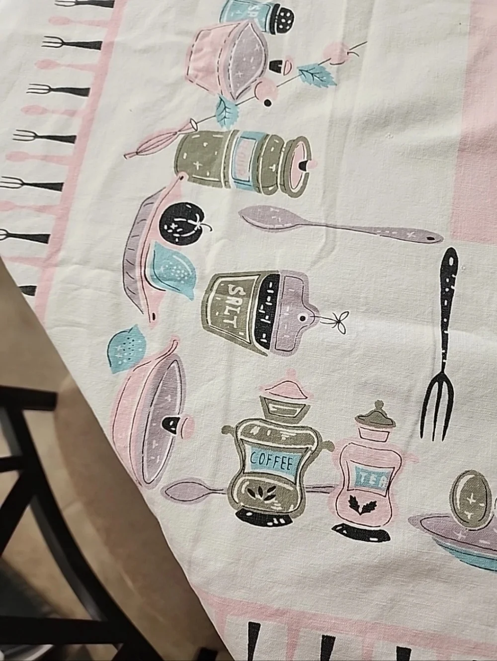 Vintage 1950s Printed Tablecloth – Pink & White Kitchen Pattern Mid Century